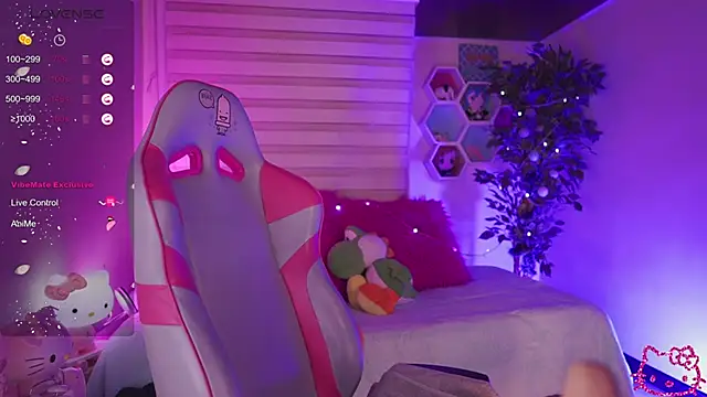  chloe moons  online show from September 19, 11:05 pm