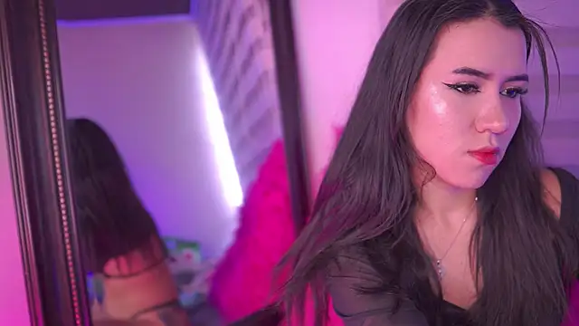  chloe moons  online show from December 14, 4:23 pm