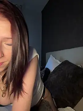 Snapshot of lisapeperoni chatting on March 29, 1:44 pm lisapeperoni online show from March 29, 1:44 pm