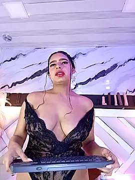 Snapshot of Zoe-Johnson_ chatting on April 18, 9:37 pm Zoe-Johnson online show from April 18, 9:37 pm