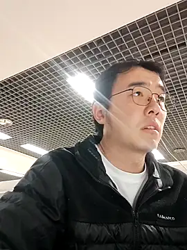 Snapshot of nnnnnan9527 chatting on December 3, 7:05 am nnnnnan9527 online show from December 3, 7:05 am