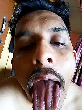 Snapshot of Nihaal17 chatting on October 3, 4:09 am Nihaal17 online show from October 3, 4:09 am