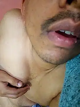 Snapshot of Nihaal17 chatting on October 16, 2:01 am Nihaal17 online show from October 16, 2:01 am