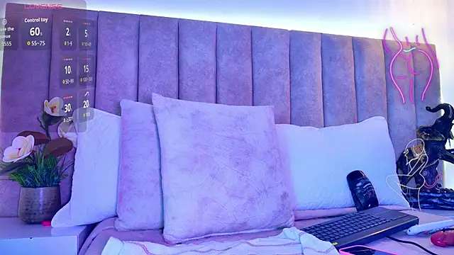 GabbieMonson online show from October 22, 4:18 pm