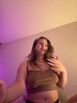 Snapshot of RebekaRose chatting on April 23, 10:45 pm RebekaRose online show from April 23, 10:45 pm