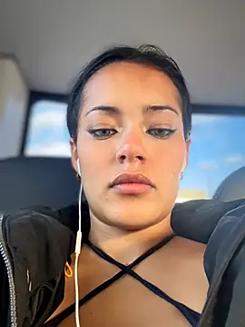 Snapshot of Risky_Workouts chatting on February 3, 8:30 am Risky Workouts online show from February 3, 8:30 am