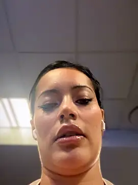 Snapshot of Risky_Workouts chatting on February 24, 9:40 am Risky Workouts online show from February 24, 9:40 am