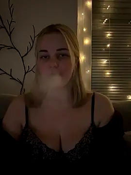 ItsLxsa online show from November 29, 11:30 pm