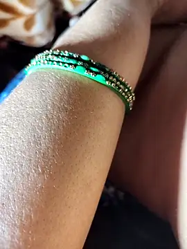 Snapshot of Hot_pooja55 chatting on February 5, 1:43 am Hot pooja55 online show from February 5, 1:43 am