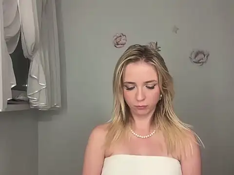 Snapshot of ClaudiaAmore chatting on September 8, 8:19 pm ClaudiaAmore online show from September 8, 8:19 pm