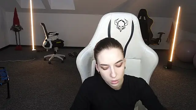  Lili 054 online show from October 5, 2:15 pm