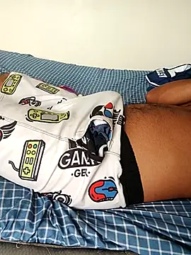 tuneglito online show from April 5, 9:23 pm