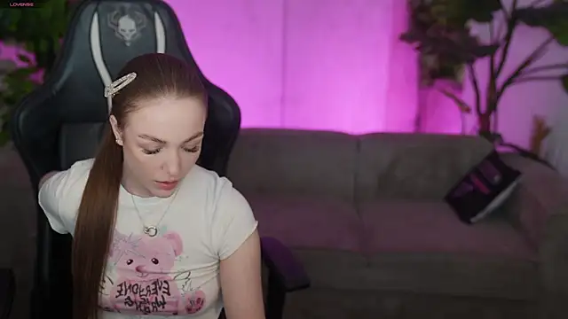 Ella 054 online show from April 26, 1:31 pm