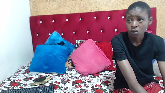 Snapshot of SexyBootie chatting on April 12, 9:58 am SexyBootie online show from April 12, 9:58 am