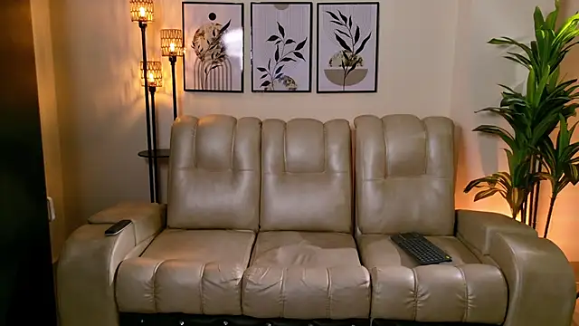 Violeta Foxz online show from November 1, 7:16 pm