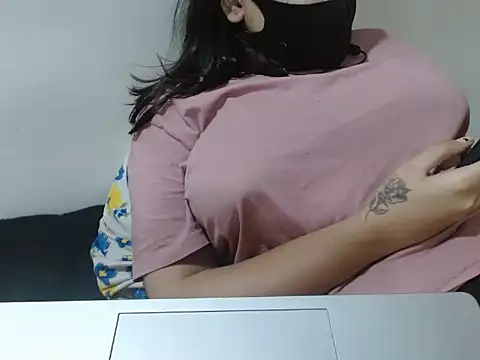 Nataliya Singh online show from April 12, 4:45 pm