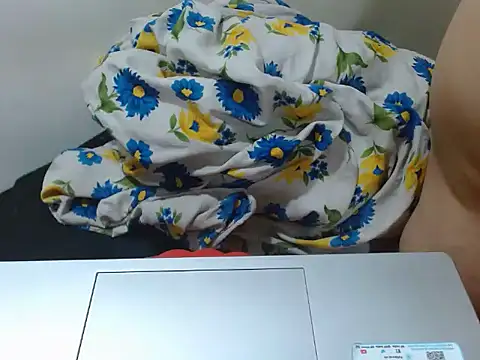 Snapshot of Nataliya_Singh chatting on May 1, 12:48 am Nataliya Singh online show from May 1, 12:48 am