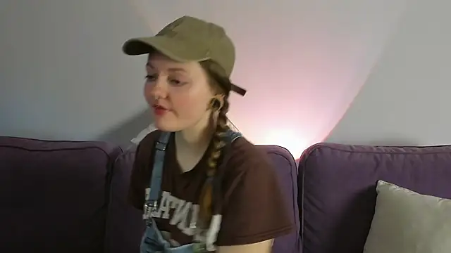 Snapshot of WonderConnie1 chatting on September 23, 3:20 am WonderConnie1 online show from September 23, 3:20 am