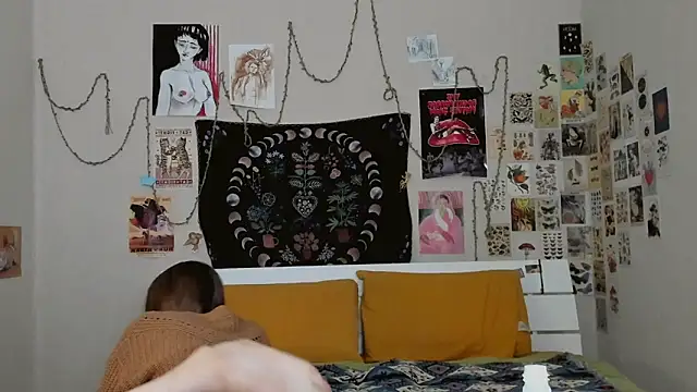 Snapshot of WonderConnie1 chatting on October 19, 3:34 pm WonderConnie1 online show from October 19, 3:34 pm