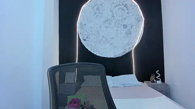 Snapshot of ScarletMoon1_ chatting on October 17, 8:33 pm ScarletMoon1 online show from October 17, 8:33 pm