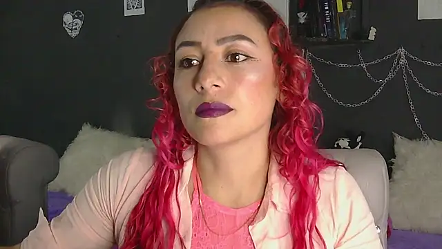 Snapshot of MeganBrown4 chatting on May 1, 8:57 pm MeganBrown4 online show from May 1, 8:57 pm