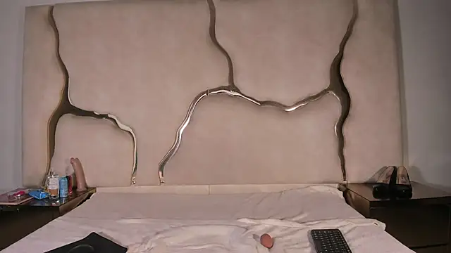 Amaia Sophia online show from December 19, 6:37 pm