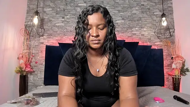 Snapshot of Emily_Brown18 chatting on May 2, 4:17 am Emily Brown18 online show from May 2, 4:17 am