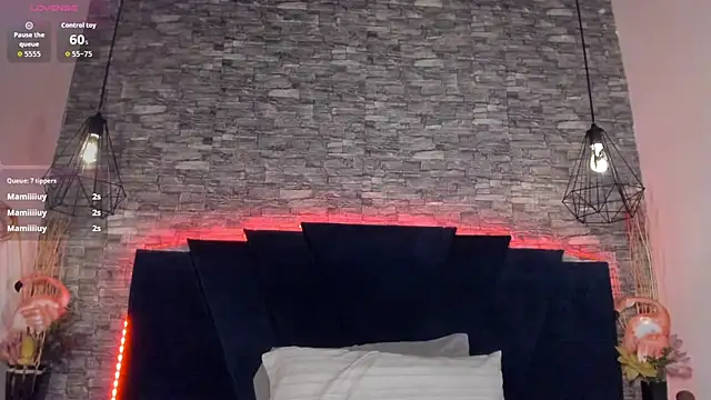 Snapshot of Emily_Brown18 chatting on May 27, 3:25 am Emily Brown18 online show from May 27, 3:25 am