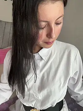 Mia salinass online show from February 16, 4:47 pm