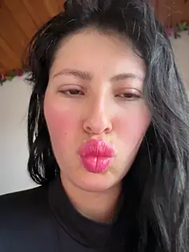 Mia salinass online show from June 19, 7:17 pm
