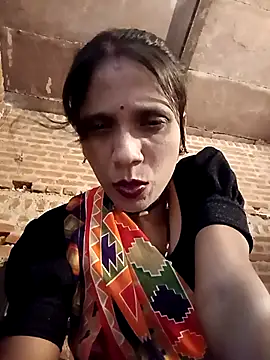 Snapshot of Xx_pooja chatting on October 2, 9:16 am Xx pooja online show from October 2, 9:16 am