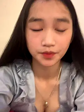 Snapshot of -Lie-06 chatting on October 4, 2:48 pm -Lie-06 online show from October 4, 2:48 pm