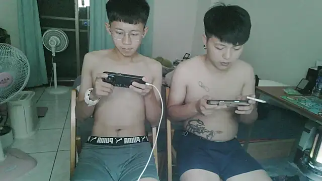 Snapshot of zhu000000 chatting on April 19, 2:38 pm zhu000000 online show from April 19, 2:38 pm