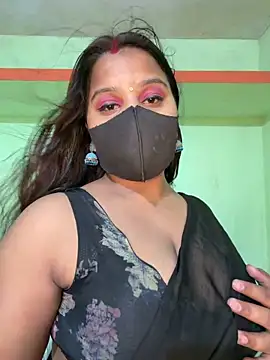 Snapshot of Shneeha_le chatting on April 4, 4:04 pm Shneeha le online show from April 4, 4:04 pm