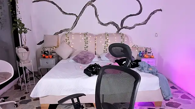 SarahCastro1  online show from October 24, 5:26 am