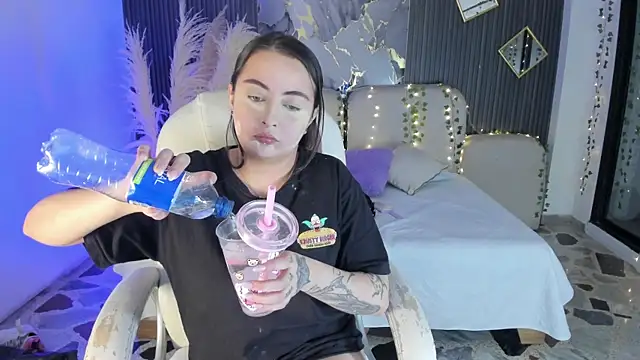 SarahCastro1  online show from January 10, 4:25 am