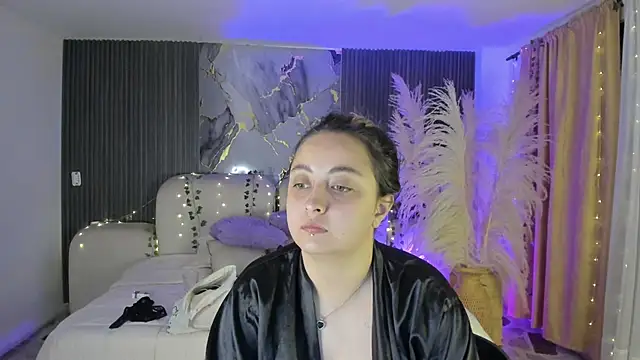 SarahCastro1  online show from April 9, 4:01 am