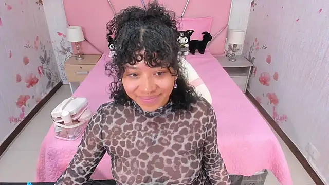 SafiroAgataaa online show from November 18, 3:23 am