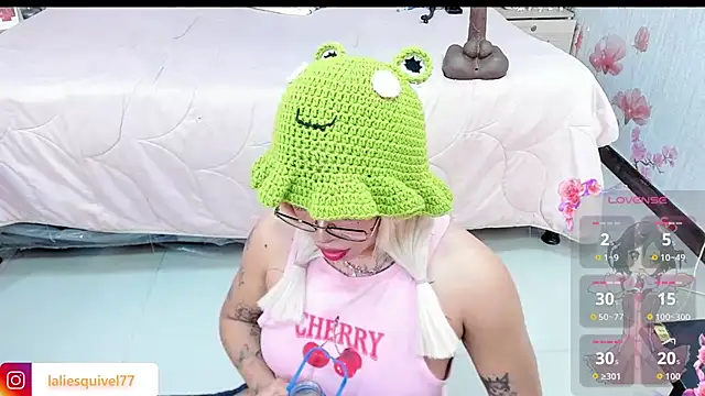 Snapshot of SafiroAgataaa chatting on July 12, 5:20 am SafiroAgataaa online show from July 12, 5:20 am