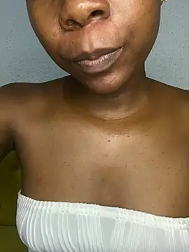 Snapshot of Crazyqueenxxx chatting on March 17, 10:51 am Crazyqueenxxx online show from March 17, 10:51 am