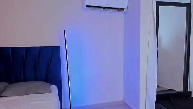 tau montes online show from January 18, 1:53 am