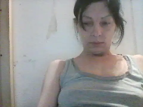 Snapshot of Milana38 chatting on April 18, 6:45 pm Milana38 online show from April 18, 6:45 pm
