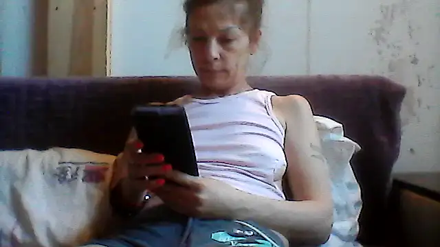 Snapshot of Milana38 chatting on July 8, 8:19 am Milana38 online show from July 8, 8:19 am