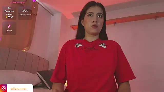 BrunnetAri  online show from December 22, 5:21 pm