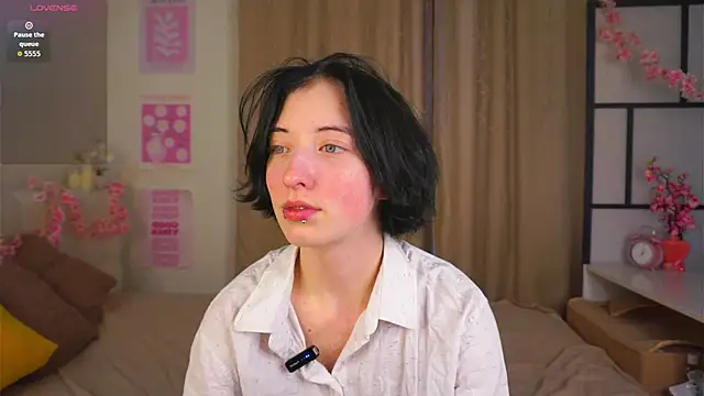 JuanaFriesz online show from March 1, 9:11 am