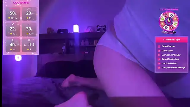 Snapshot of michaeltorrexxx chatting on February 5, 1:43 am michaeltorrexxx online show from February 5, 1:43 am