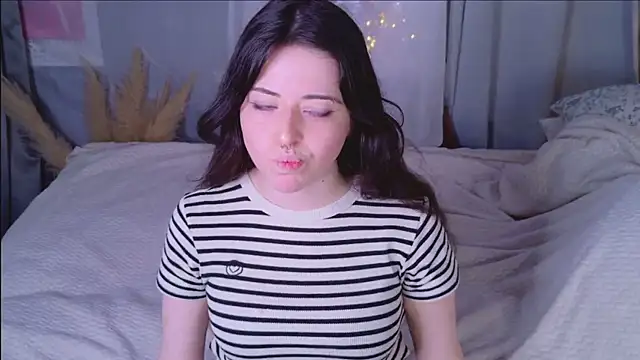 SoftAmora online show from January 10, 6:48 am