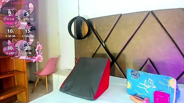 Snapshot of PenelopeGuzman__ chatting on April 20, 8:43 pm PenelopeGuzman online show from April 20, 8:43 pm