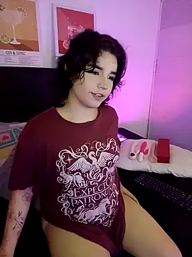 Snapshot of damienbeltmonth chatting on November 9, 9:13 pm damienbeltmonth online show from November 9, 9:13 pm