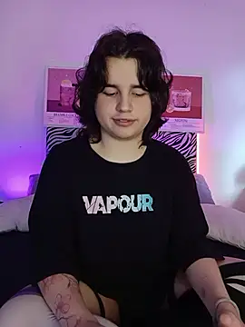 Snapshot of damienbeltmonth chatting on November 21, 12:26 pm damienbeltmonth online show from November 21, 12:26 pm